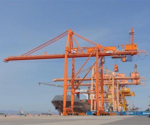 Vì sao giá bốc dỡ container khu vực Hải Phòng thấp nhất cả nước?