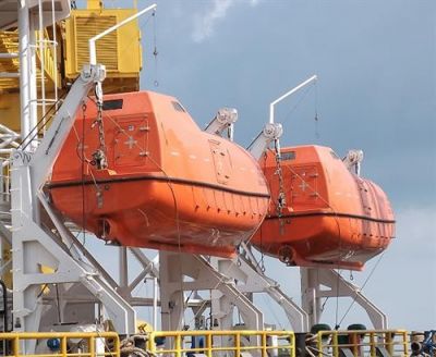 Lưu ý kiểm tra thiết bị hạ xuồng cấp cứu có trang bị cơ cấu thao tác quay tay