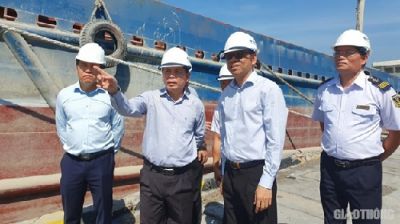 Cục trưởng Nguyễn Xuân Sang tham gia Đoàn công tác Bộ GTVT thị sát công tác khai thác, quản lý Cảng Quy Nhơn