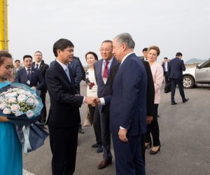 Chủ tịch Hạ viện và đoàn công tác nước Cộng hòa Kazakhstan thăm và làm việc tại Cảng Đà Nẵng