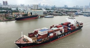 Đường thủy nỗ lực đua cùng đường bộ