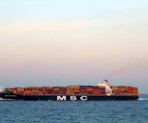 Ngành vận tải container đường biển chông chênh trong “bão” Covid-19