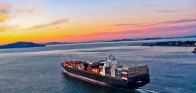 Hàng hải vươn mình “đón sóng”