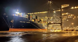 SSIT lập kỷ lục 500.000 TEU sản lượng tàu mẹ cập cảng