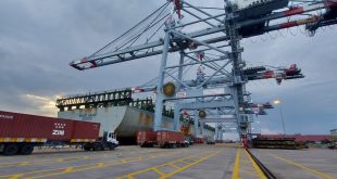 Cảng CMIT đón tuyến dịch vụ mới tập cảng.