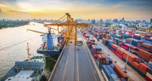 Xem xét tiếp tục lùi thời hạn thu phí hạ tầng cảng biển tại TP.HCM